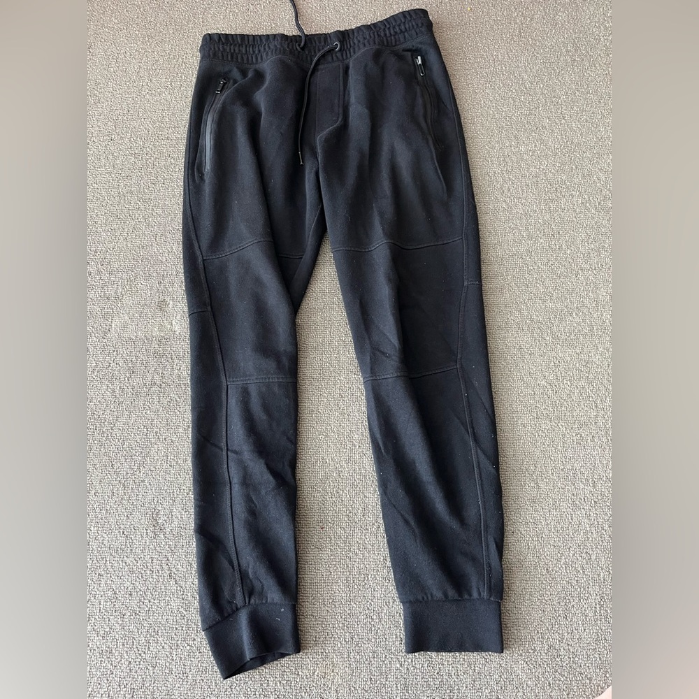 H & M joggers black small fits size 32 to 34